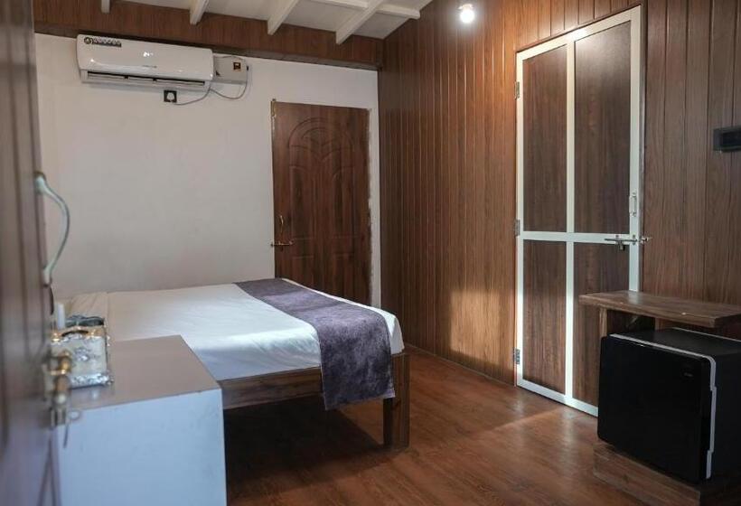 Номер Deluxe с Балконом, Anjoned Hostel & Cafe