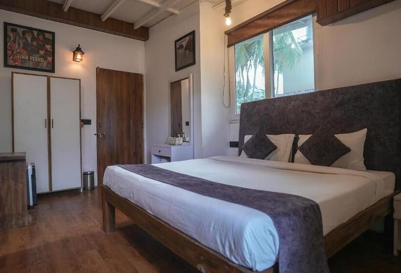 Номер Deluxe с Балконом, Anjoned Hostel & Cafe