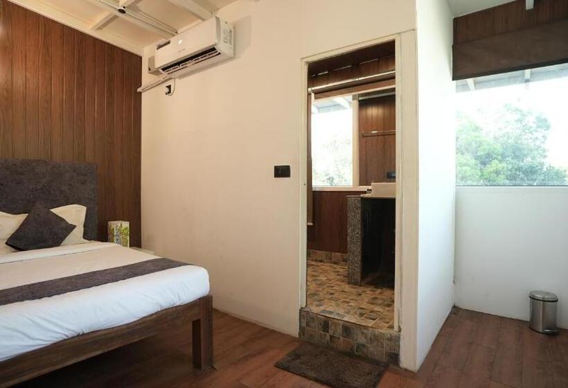 Люкс 2 Спальни, Anjoned Hostel & Cafe