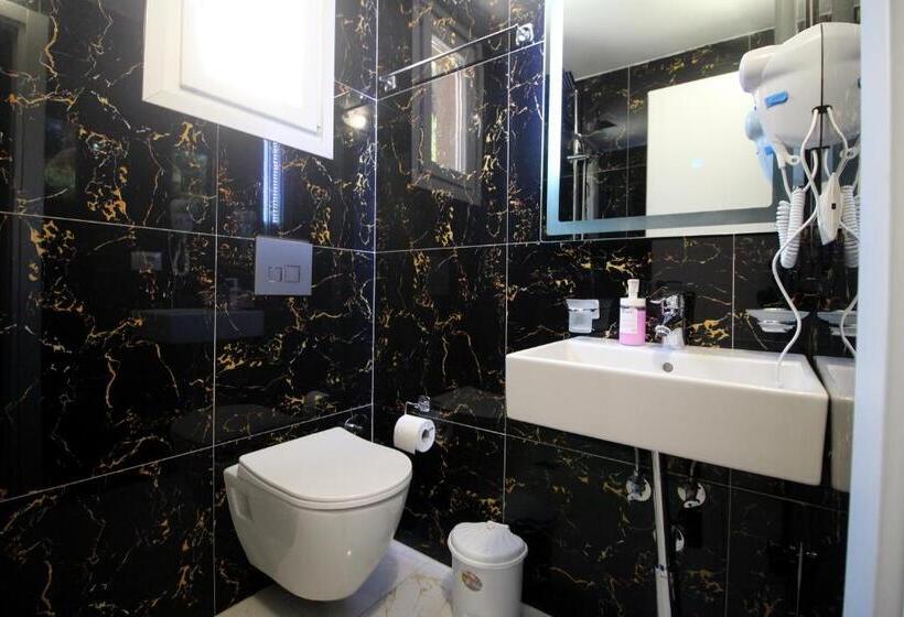 Habitació Deluxe Vista Mar Lateral, Elite Sarande