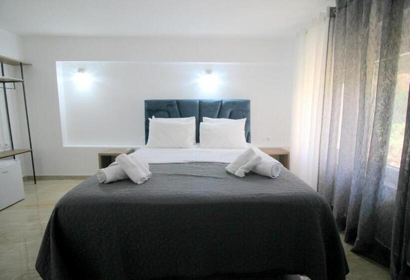 Habitació Triple Comfort, Elite Sarande