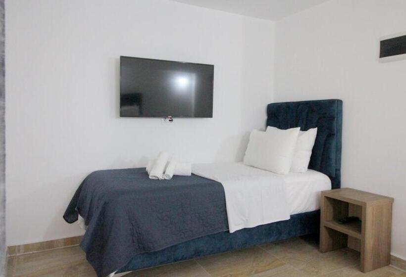 Habitació Triple Comfort, Elite Sarande