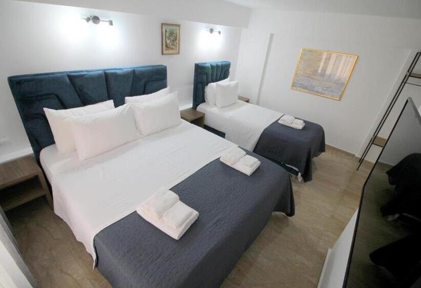 Habitació Triple Comfort, Elite Sarande