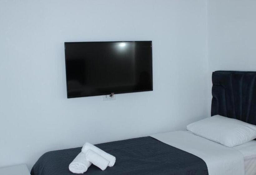 Habitació Triple Comfort, Elite Sarande