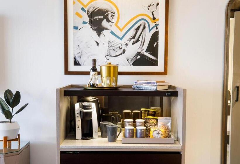 غرفة ديلوكس سرير كينج مطلة على المدينة, Indy, Indianapolis, A Tribute Portfolio