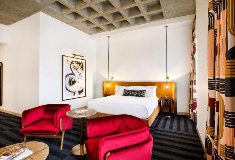 جناح مطل على المدينة, Indy, Indianapolis, A Tribute Portfolio