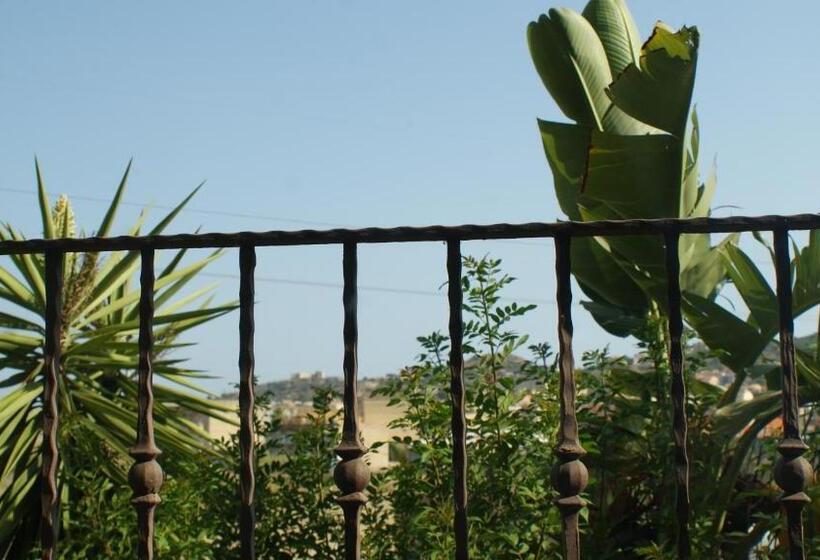 חדר סטנדרט עם מרפסת, Mimi