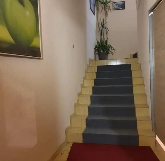 اتاق استاندارد سه نفره, Sobe Royal 2 šabac