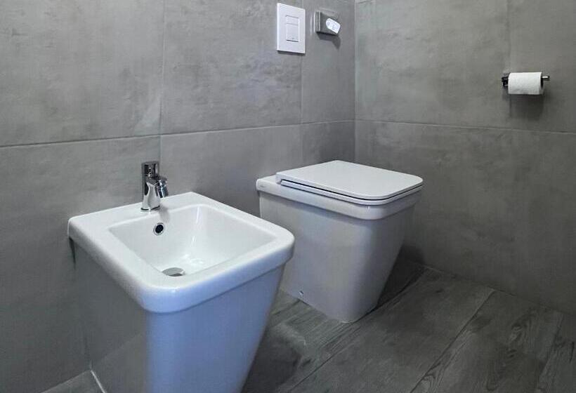 Habitación Estándar Individual con Balcón, Villa Fenix Osio Sotto 2