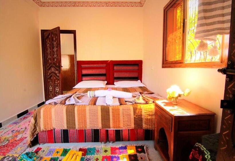 Standard Room with Balcony, Jnane Karma