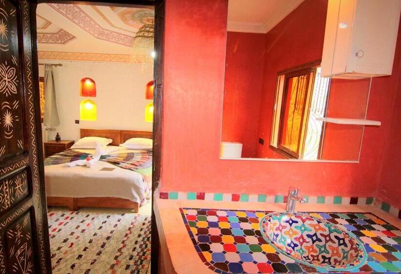 Deluxe Room with Balcony, Jnane Karma