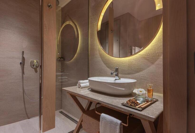 סוויטת ג'וניור נוף לים, Mgallery The Bodrum Hotel Yalikavak