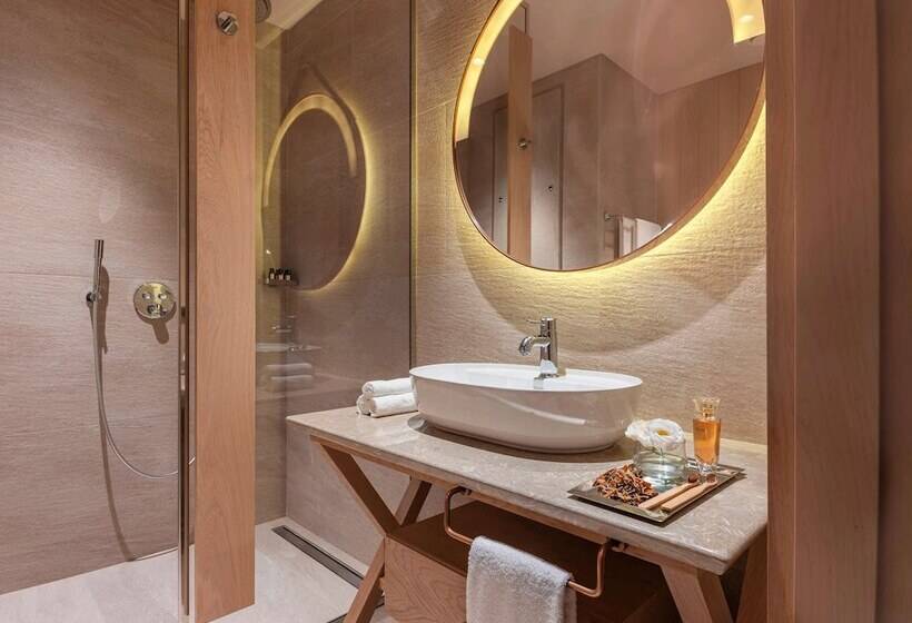 סוויטת ג'וניור נוף לים, Mgallery The Bodrum Hotel Yalikavak