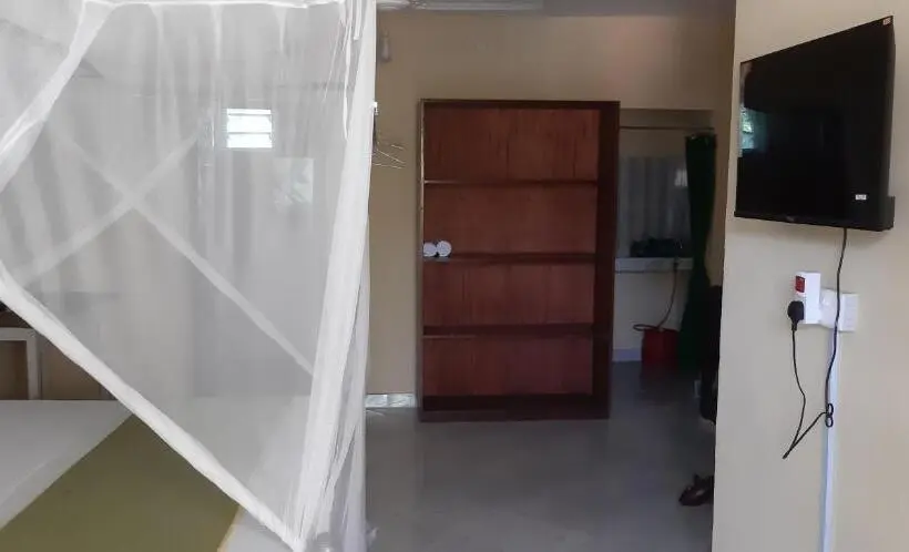 استودیوی استاندارد, Armaan Guest House