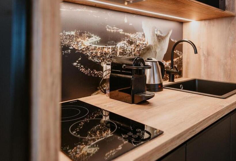 استودیوی سوپریور, Rioca Vienna Posto 2