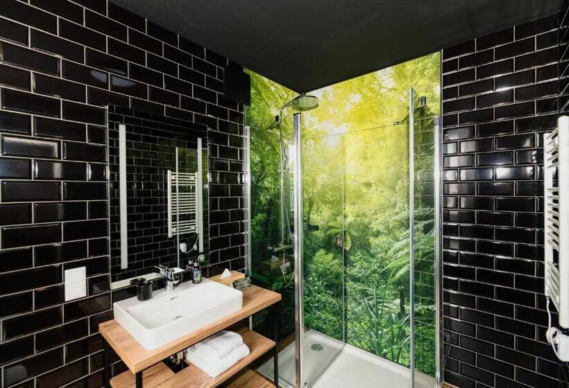 استودیوی لوکس, Rioca Vienna Posto 2