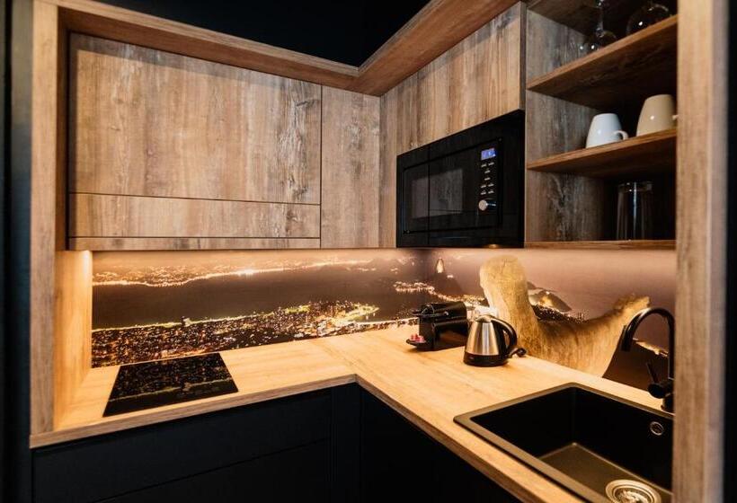 استودیوی لوکس, Rioca Vienna Posto 2