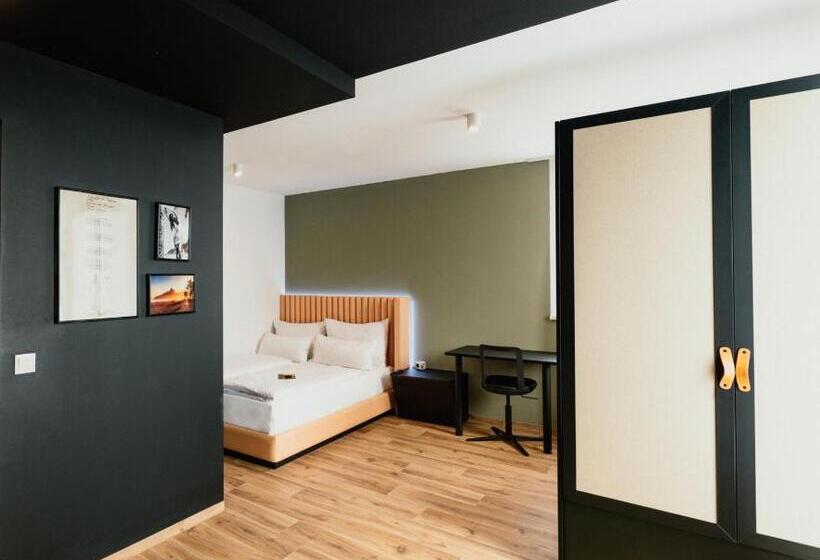 استودیوی لوکس, Rioca Vienna Posto 2