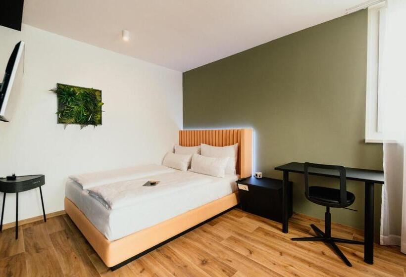 استودیوی لوکس, Rioca Vienna Posto 2