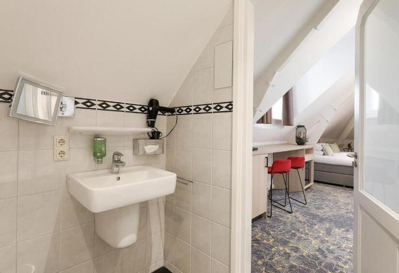 Семейный Номер, Boutique Hotel Jeroen