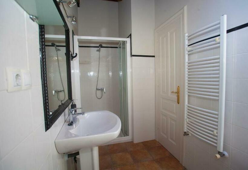 غرفة قياسية ثلاثية, Casona De Indias