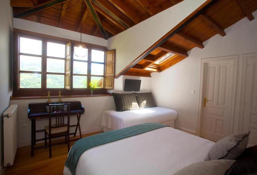 غرفة قياسية ثلاثية, Casona De Indias