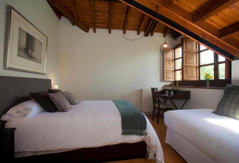 غرفة قياسية ثلاثية, Casona De Indias