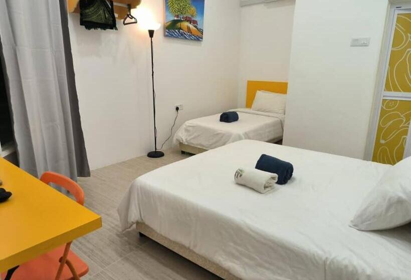 غرفة عائلية, The Serai Cottage Transit