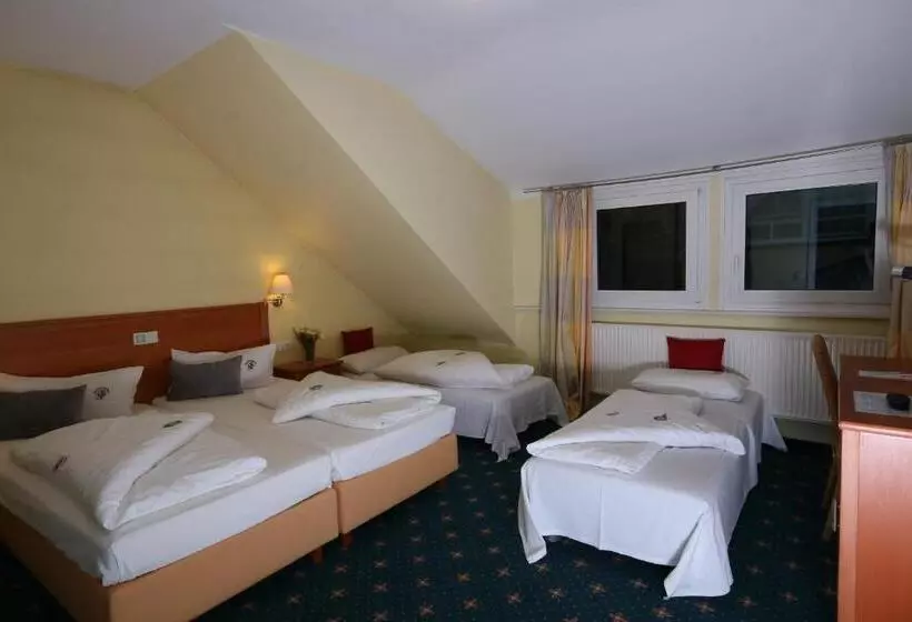 اتاق استاندارد چهار تخته, Berggasthof Hotel Igelwirt