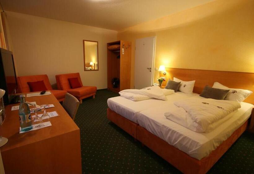 4인용 스탠다드 룸, Berggasthof Hotel Igelwirt