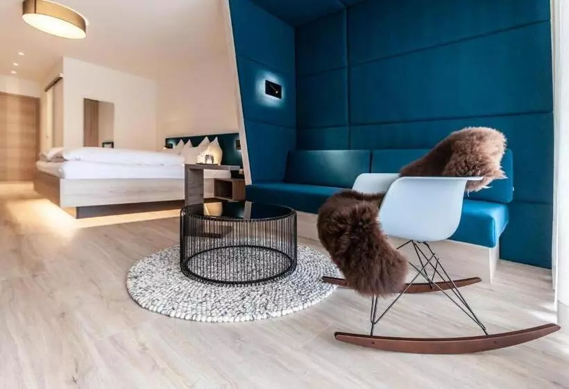 سوییت جونیور, Bollenhuthotel Kirnbacher Hof