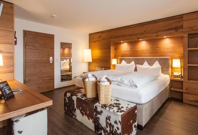 스탠다드 룸 킹사이즈 침대, Bollenhuthotel Kirnbacher Hof