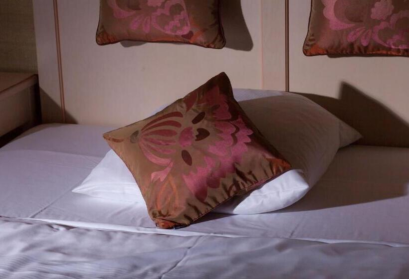 Quarto Estandar, Ampervilla