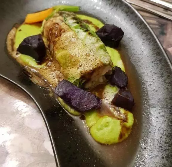 デラックスルーム, Ampervilla