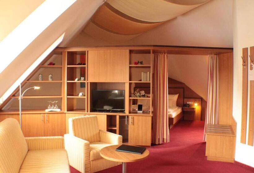 スタンダードルーム, Blauer Wolf