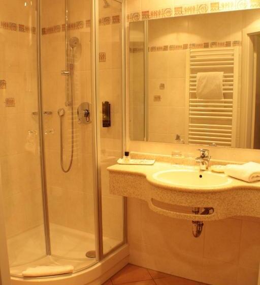 スタンダードルーム, Blauer Wolf