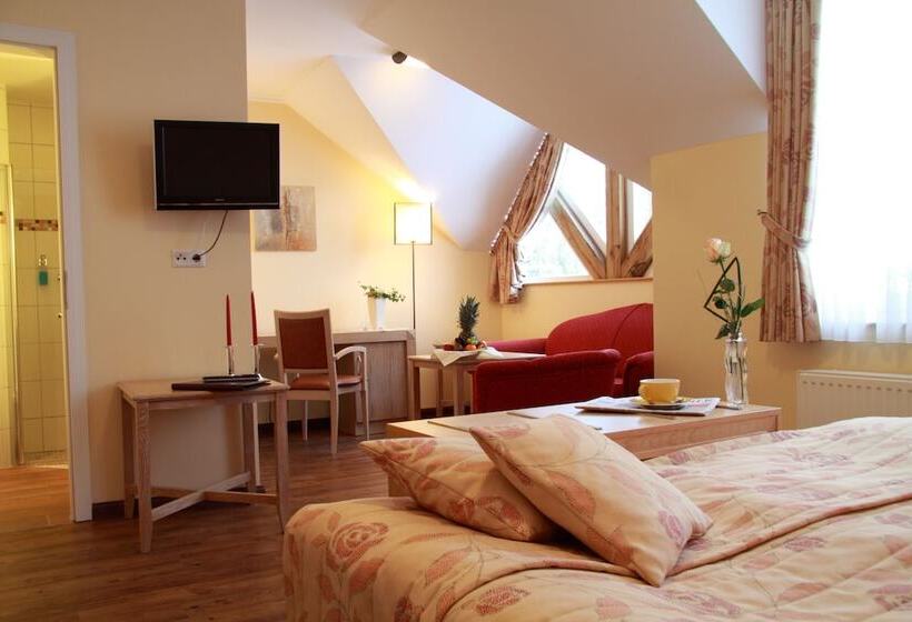 标准间, Dreimadelhaus  Kirchseelte