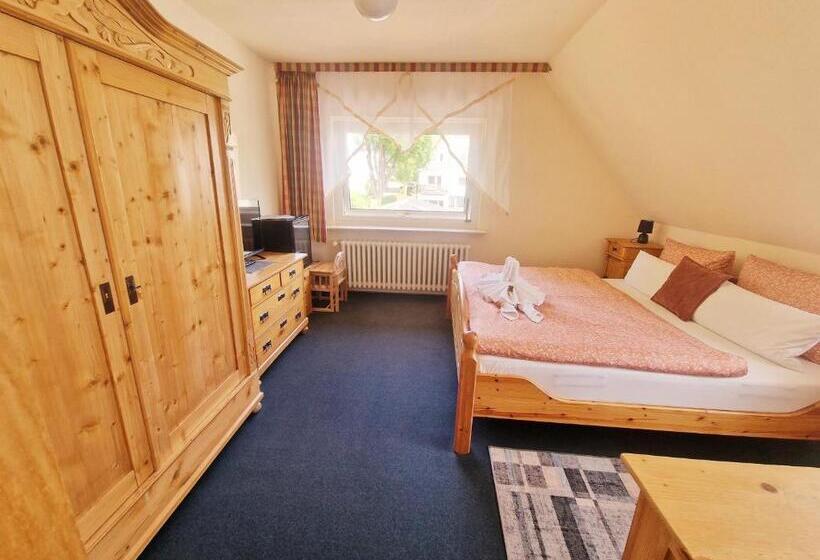 חדר משפחתי, Elisabeth Ilse