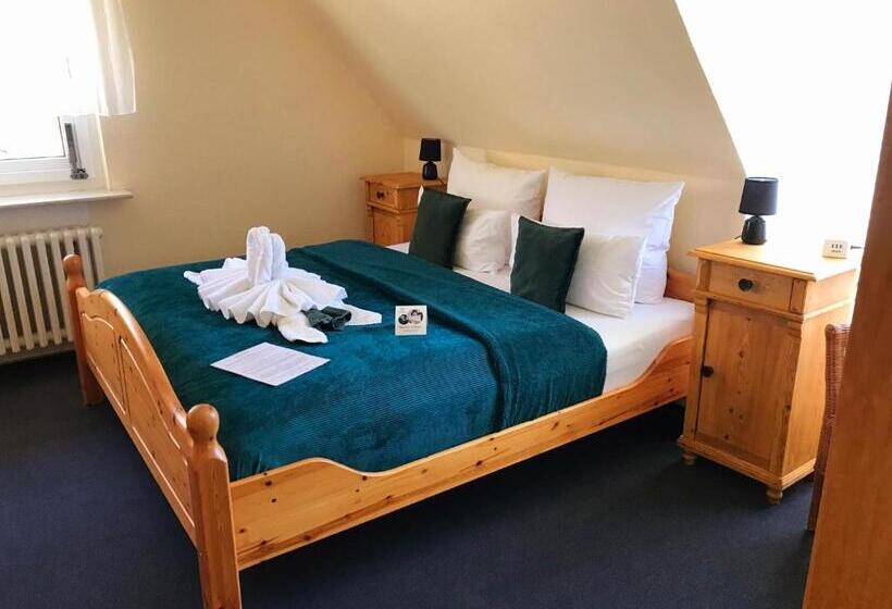 חדר משפחתי, Elisabeth Ilse