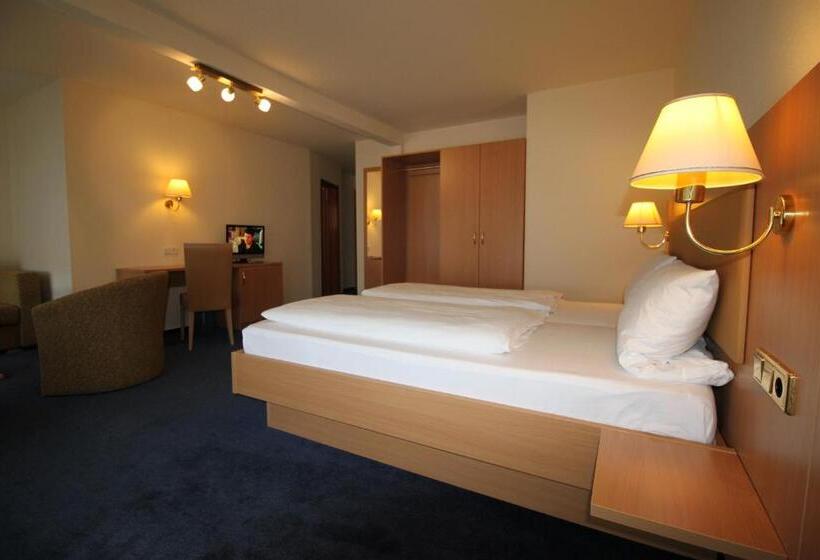 Номер Стандарт с Балконом, Garni Eden