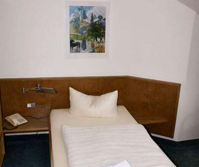 غرفة قياسية فردية, Harzhaus