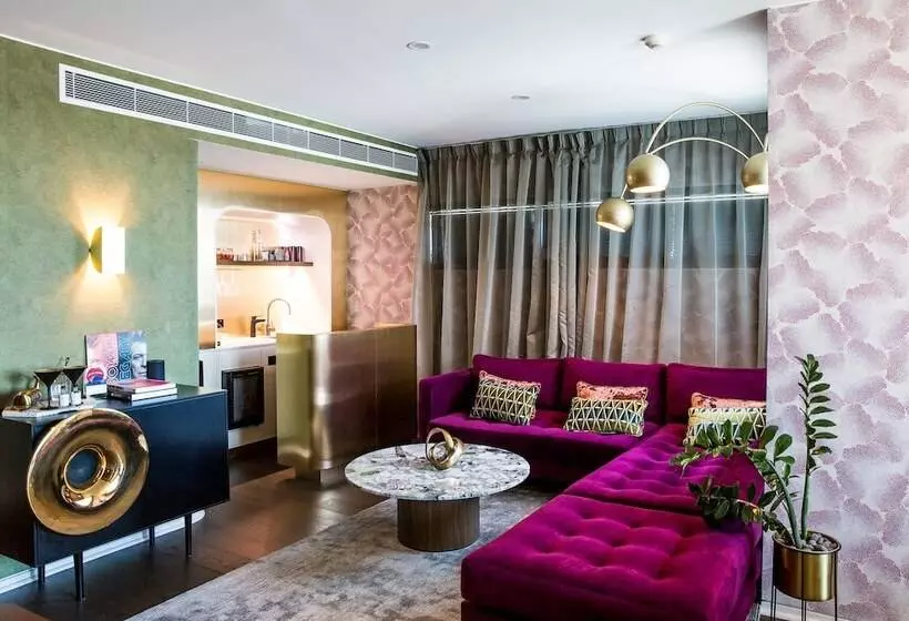デラックススイート, Ovolo The Valley Brisbane