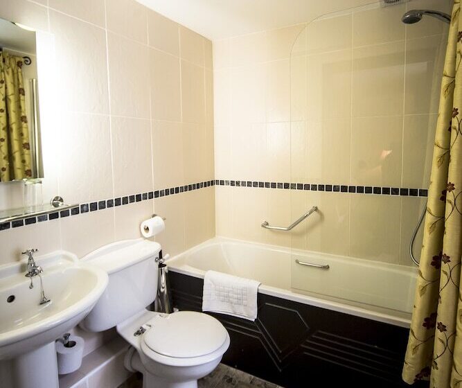 חדר אקזקיוטיב עם מיטת קווין, The Black Boy Inn