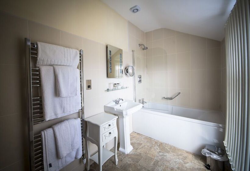 חדר אקזקיוטיב עם מיטת קווין, The Black Boy Inn