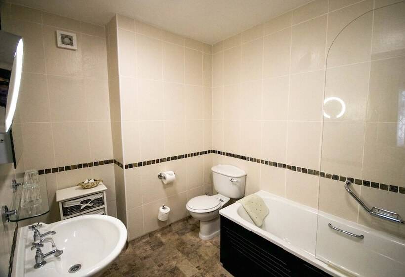 חדר סטנדרט, The Black Boy Inn