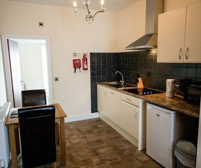 סוויטה עם מיטת קווין, The Black Boy Inn