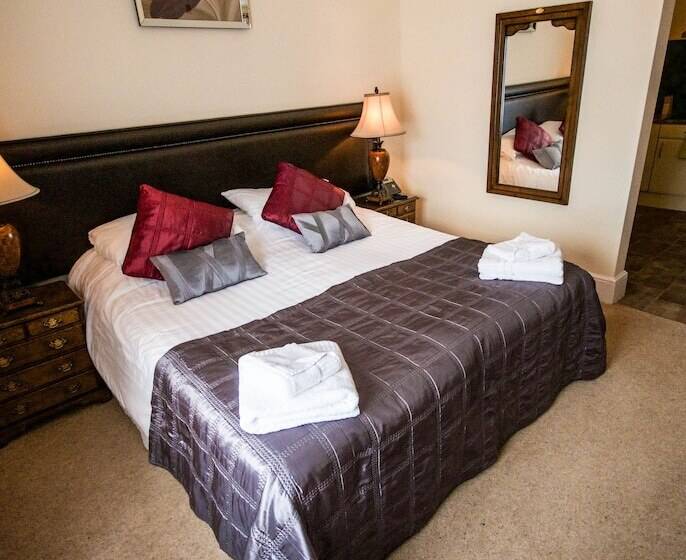 סוויטה עם מיטת קווין, The Black Boy Inn