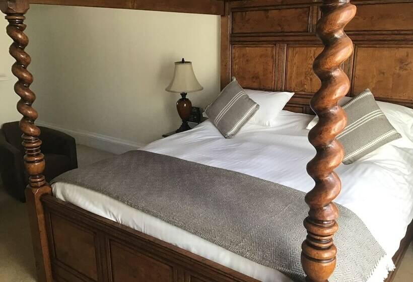 סוויטה עם מיטת קווין, The Black Boy Inn