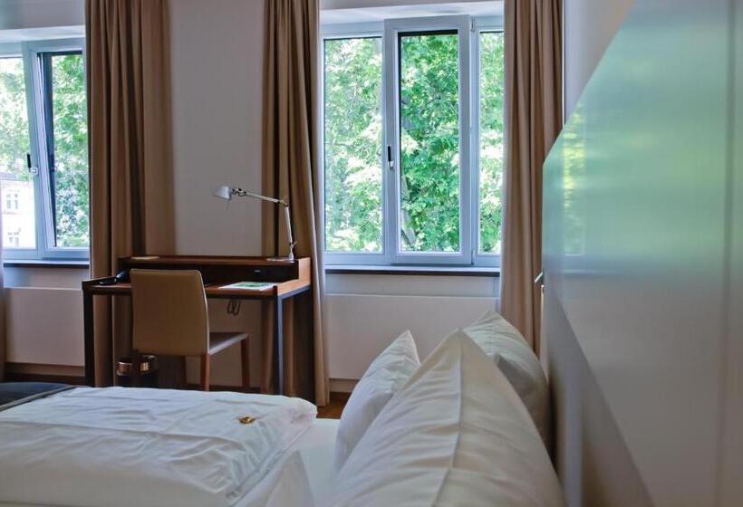 Номер Стандарт Индивидуальный, Qube Hotel Bergheim