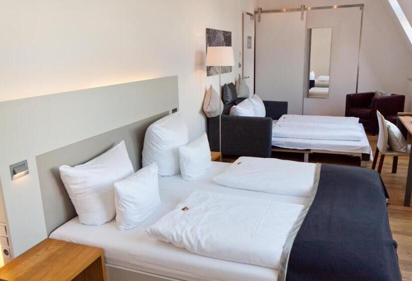 Номер Deluxe, Qube Hotel Bergheim